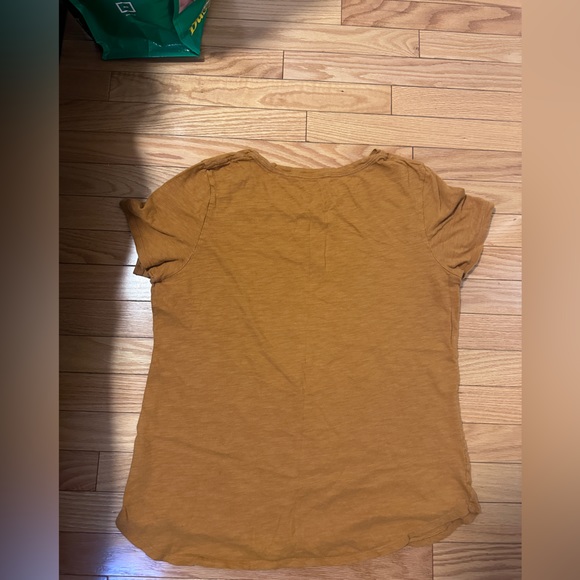 Mustard  yellow graphic cotton t-shirt from old navy - Picture 2 of 2